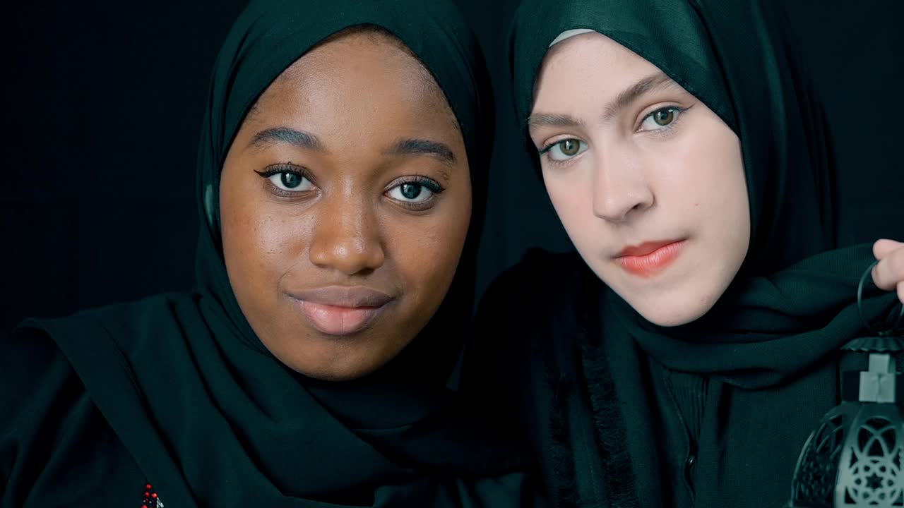 两名穆斯林妇女的肖像视频下载