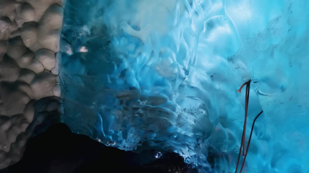 冰岛冰洞在斯卡夫塔费尔冰川视频下载