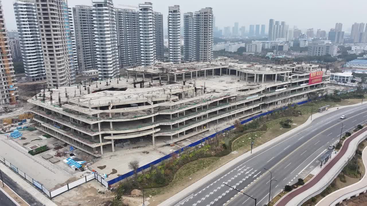 中国一个停工的建筑工地，一个破产的项目视频下载