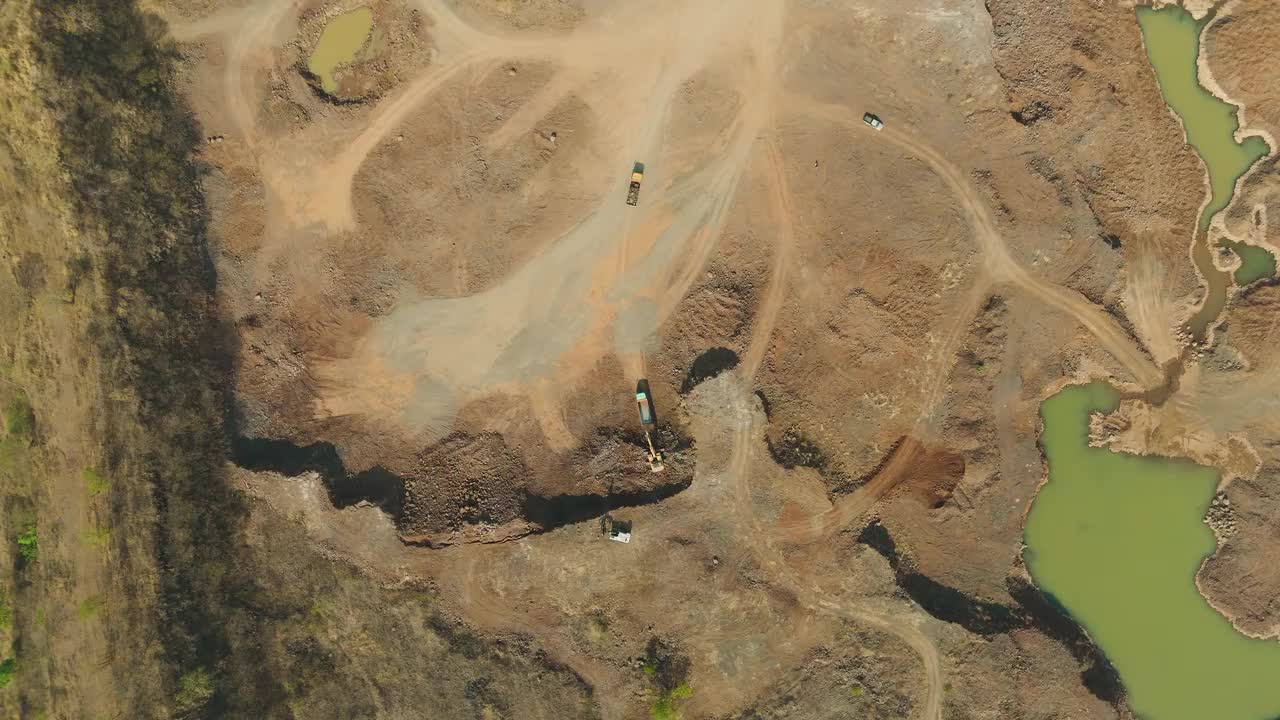 无人机镜头鸟瞰石材采矿业风景景观视频下载