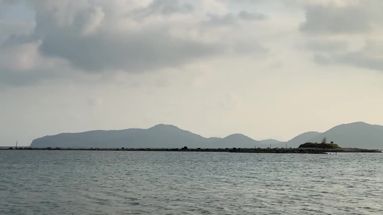 苏梅岛平静的海面视频下载
