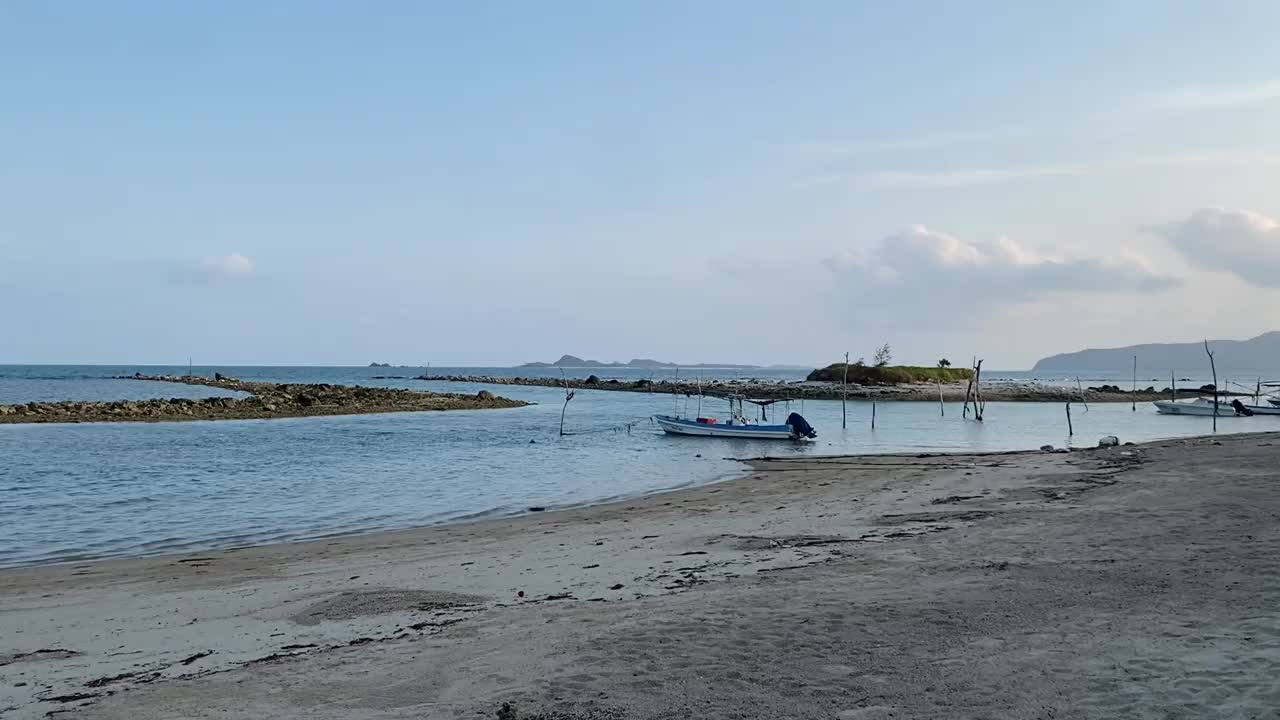 苏梅岛平静的海面视频下载