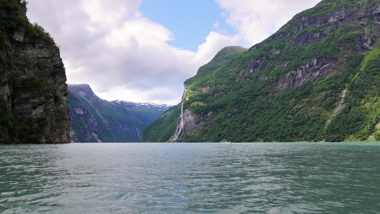 盖朗格峡湾，七姐妹瀑布。美丽的大自然挪威的自然景观。视频下载
