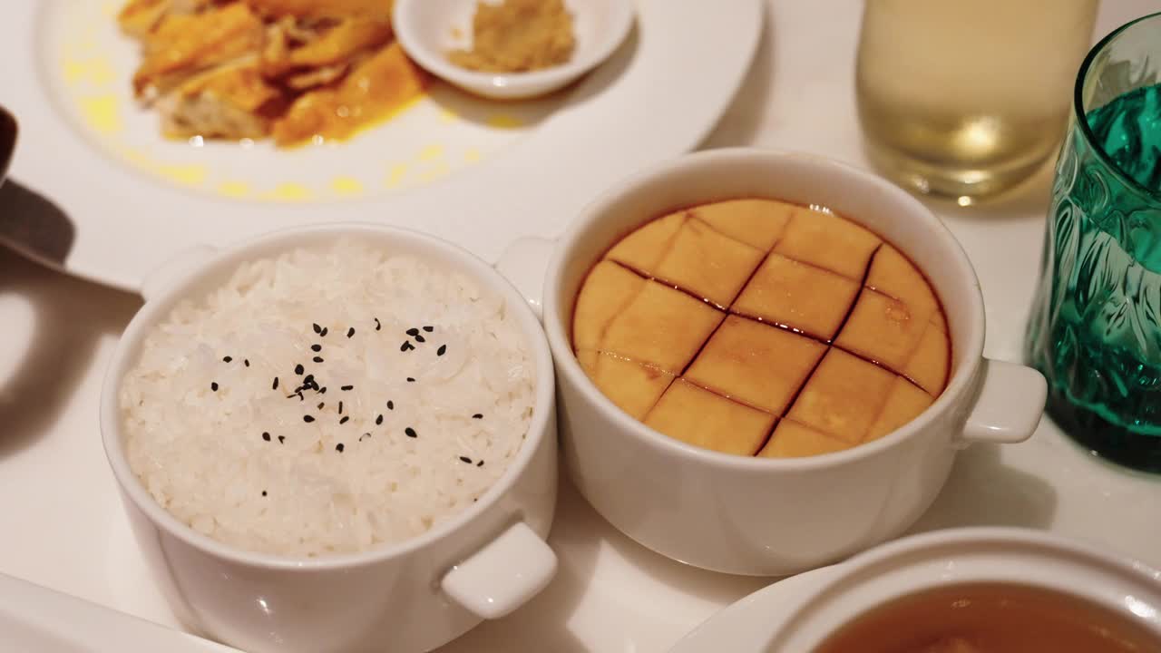 米饭和蒸蛋视频下载