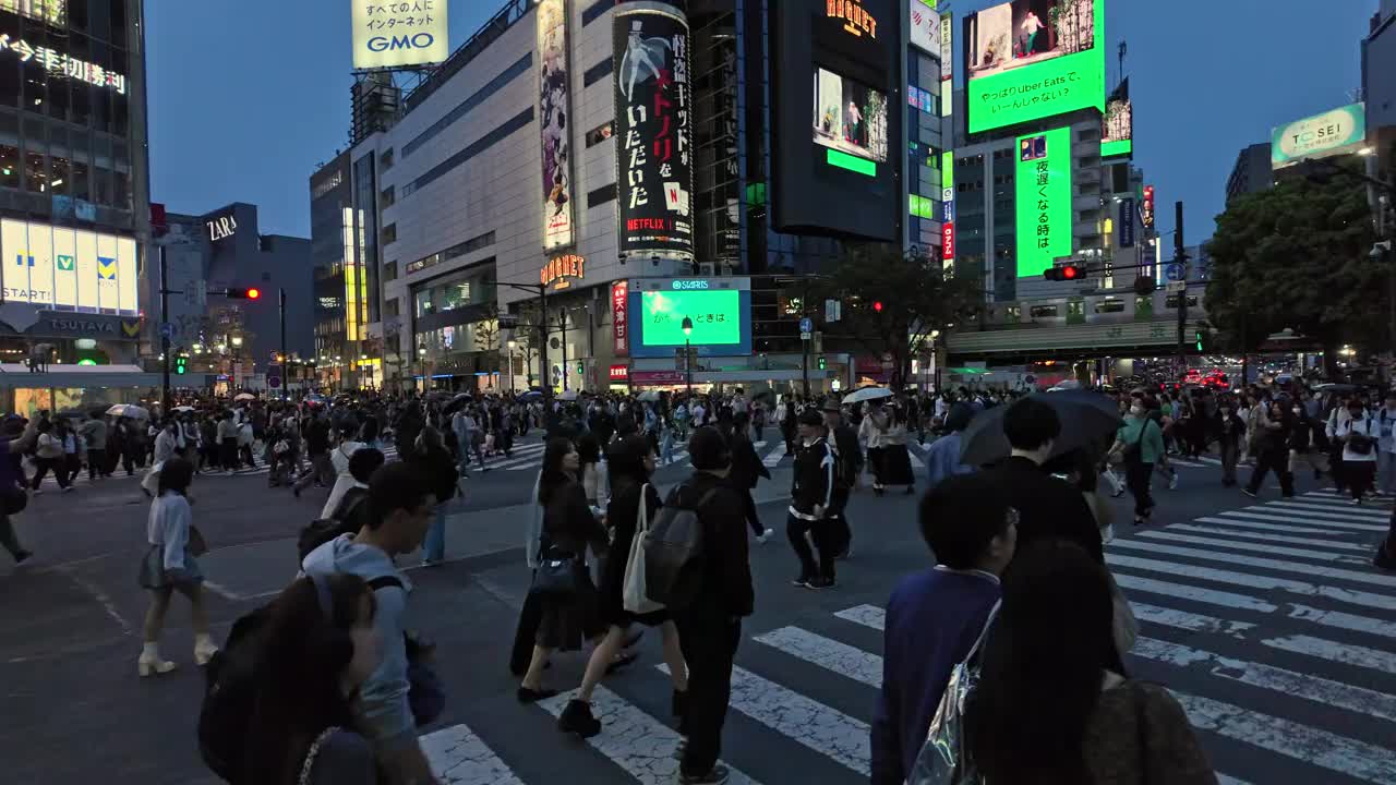 东京涩谷街道上的人群视频下载