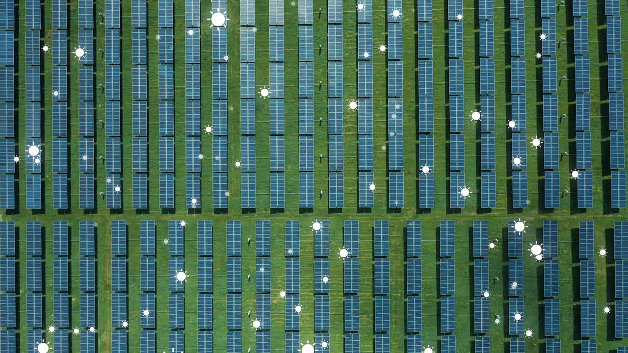 太阳信息图与太阳能电池板农场鸟瞰图视频下载