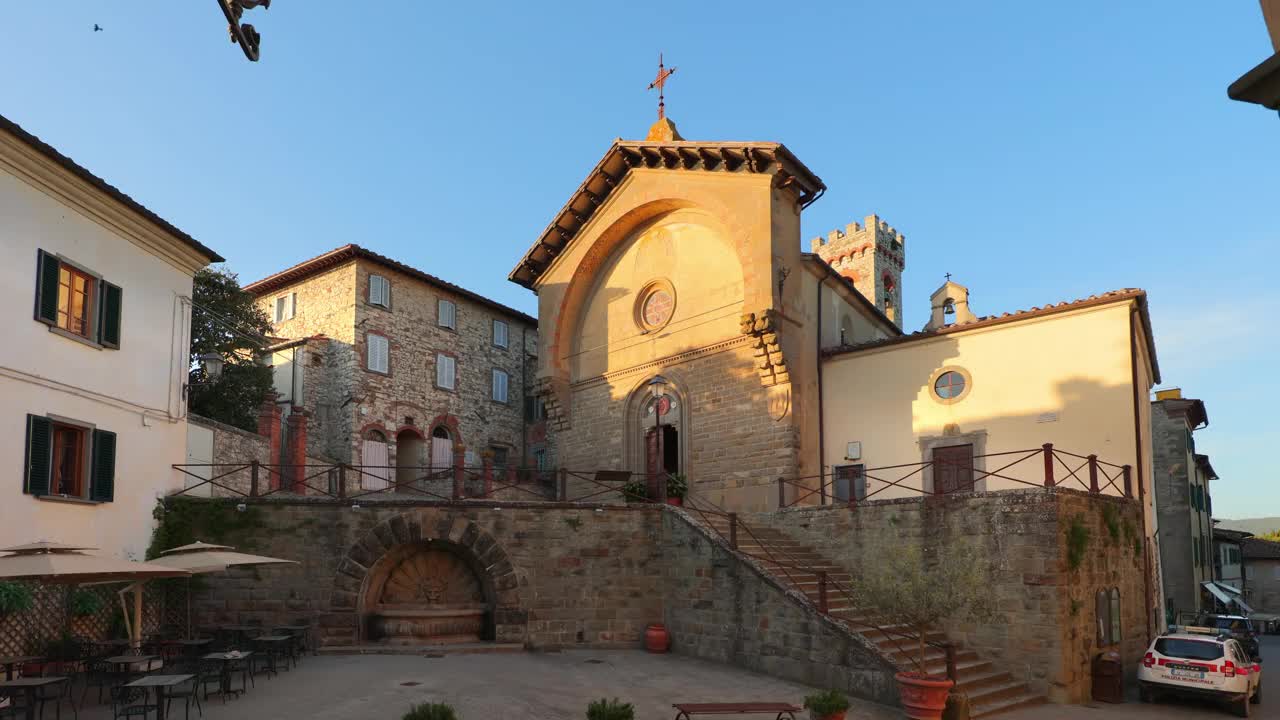 基安蒂中世纪托斯卡纳小镇拉达的教堂视频下载