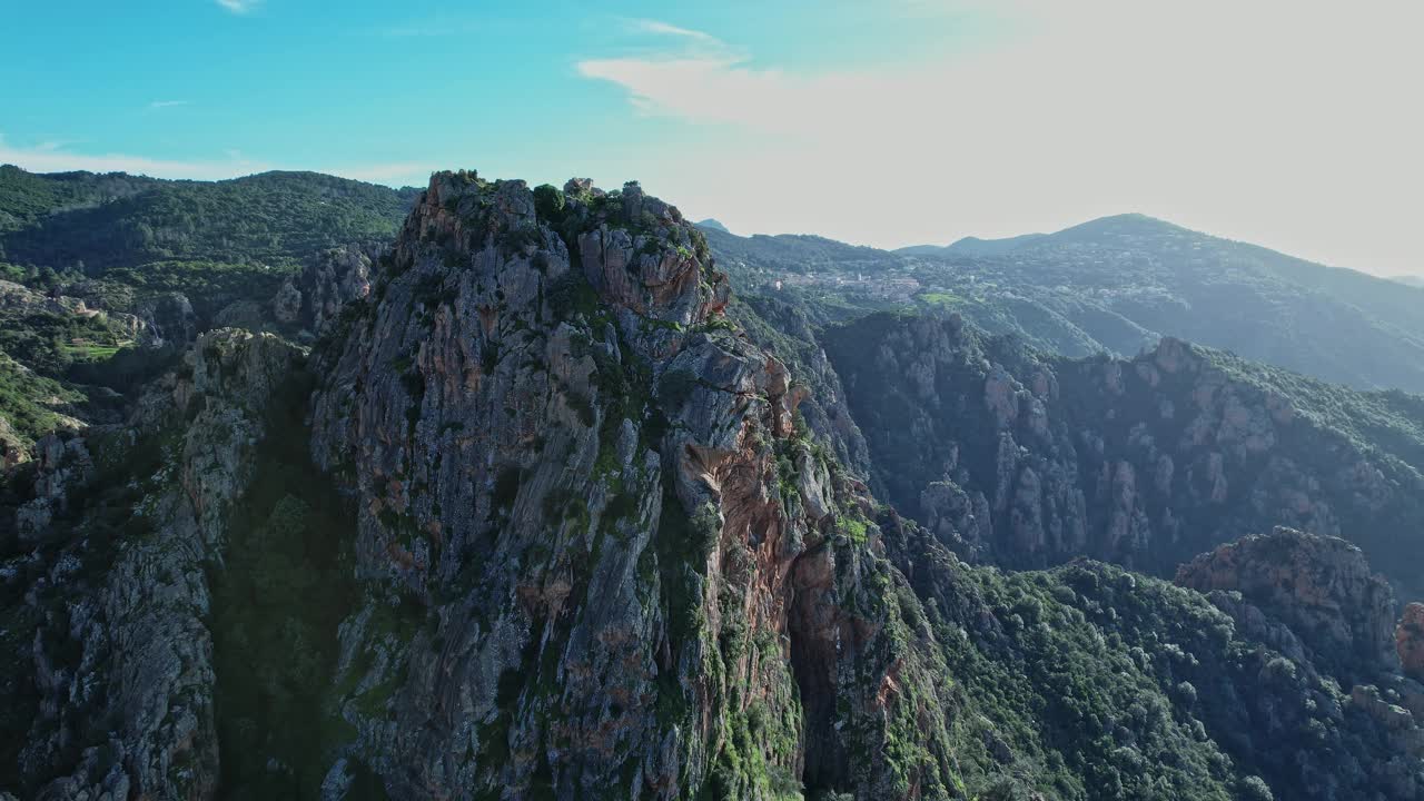 法国科西嘉岛山地鸟瞰图视频下载
