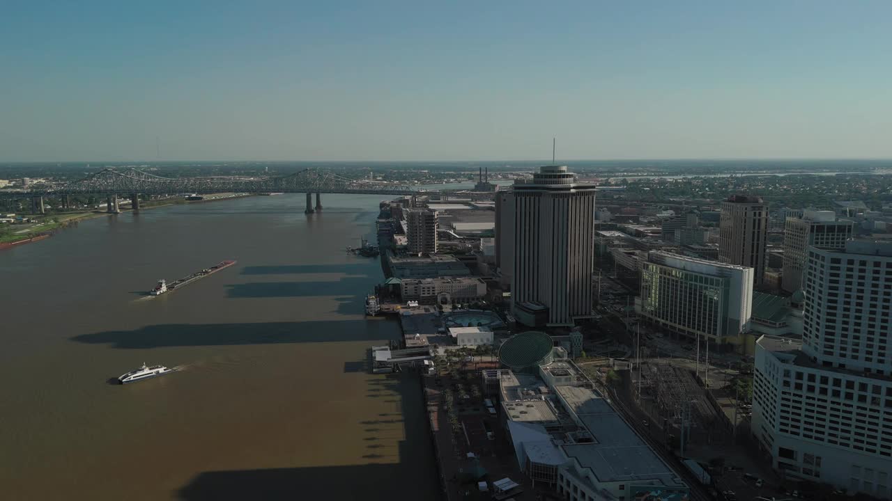 密西西比河和新奥尔良市中心的航拍照片，视频下载