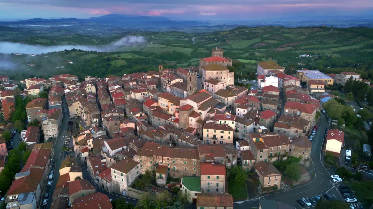 曼西亚诺，托斯卡纳中世纪小镇视频下载