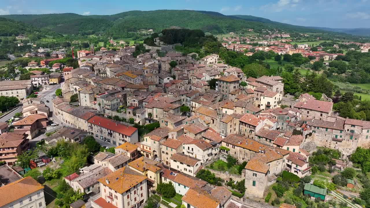萨特亚诺山顶村庄，意大利托斯卡纳视频下载