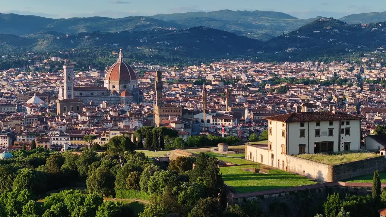 城堡和佛罗伦萨的城市景观，意大利视频下载
