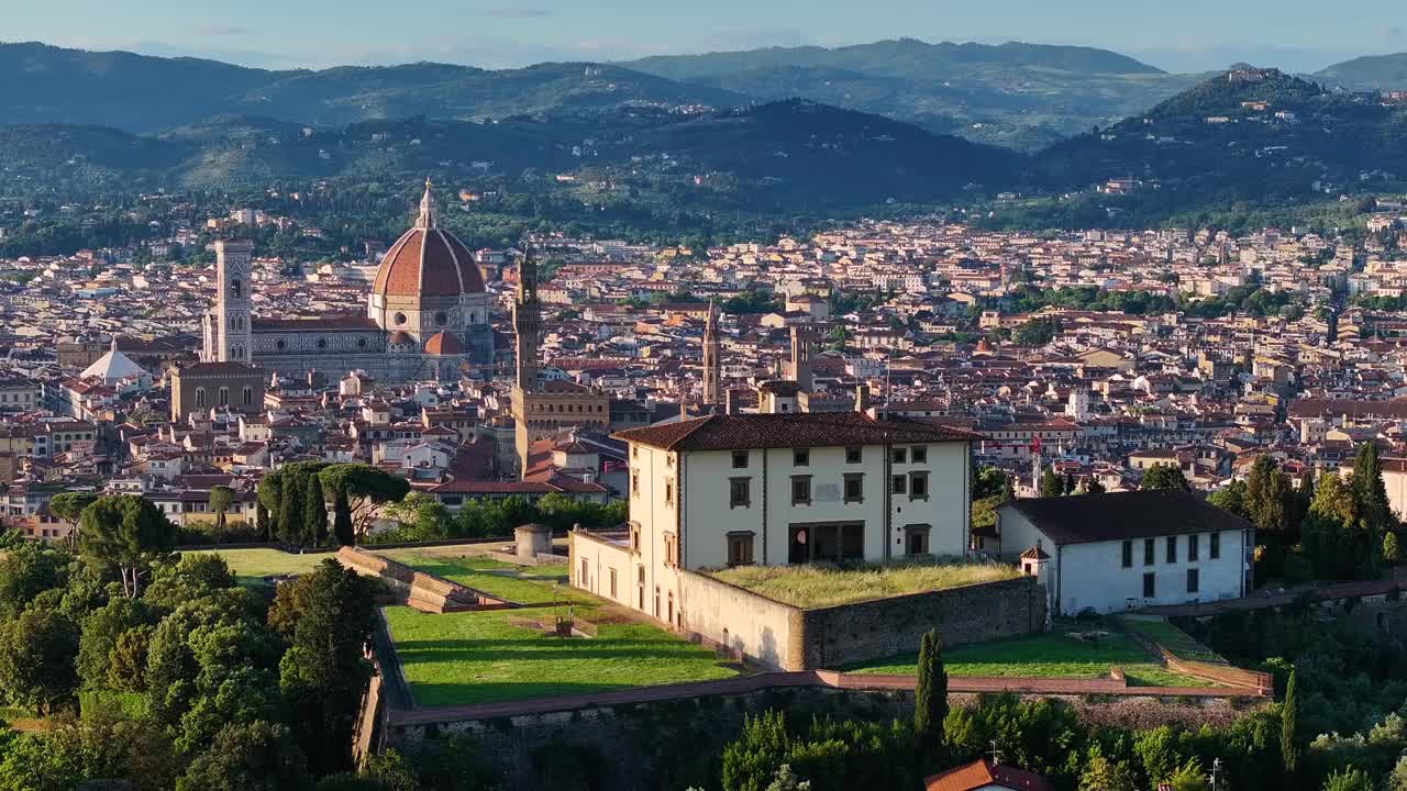 城堡和佛罗伦萨的城市景观，意大利视频下载