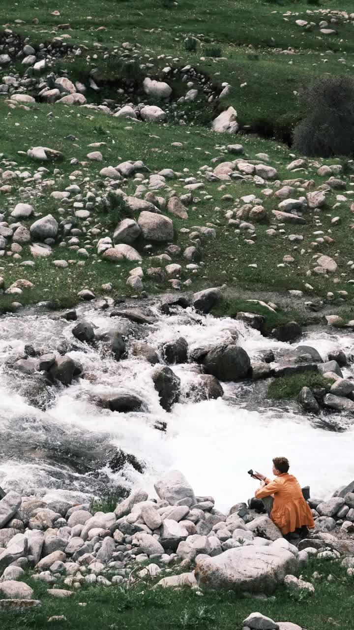 有人正在拍摄山河的视频视频下载
