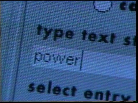 近距离观察在电脑屏幕上输入的单词“Power”视频下载