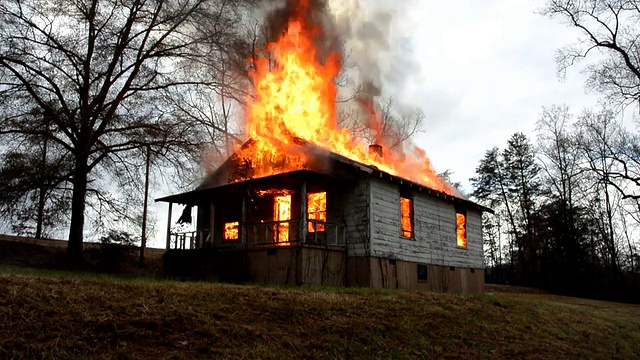 房子着火了视频素材