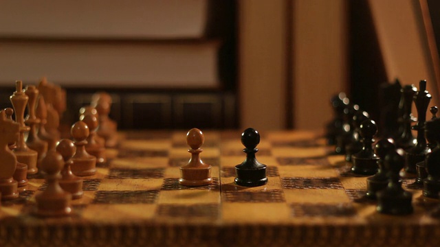 国际象棋第一个动作视频下载