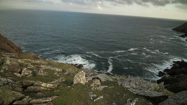 海浪和岛屿-环克里，爱尔兰-长潘视频素材