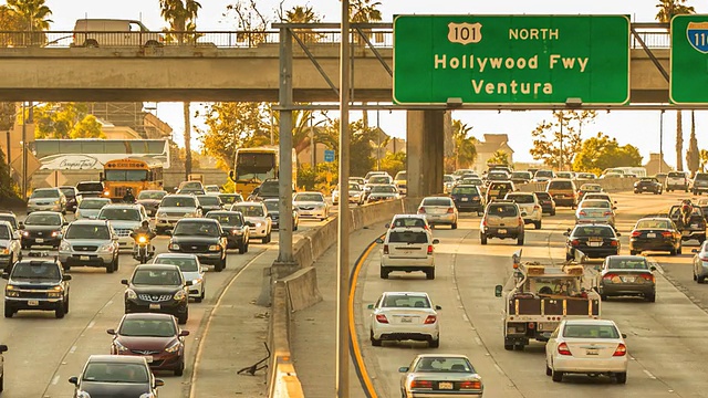 延时拍摄，日落好莱坞高速公路交通视频素材