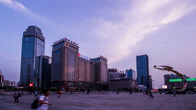 中国沈阳，2014年8月1日:中国沈阳火车站北站广场视频素材