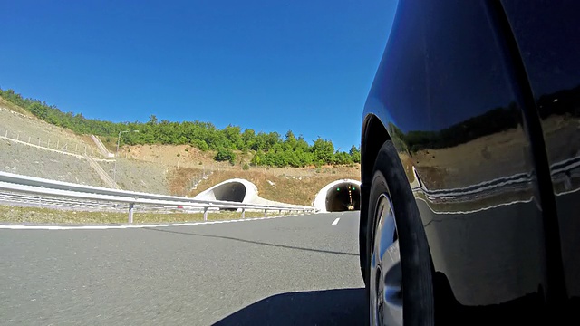 4K车在隧道中快速行驶，时间间隔2160p视频下载