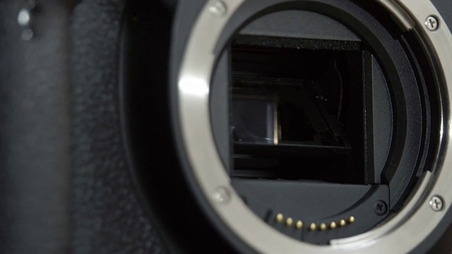 转动相机镜头架的视图视频素材