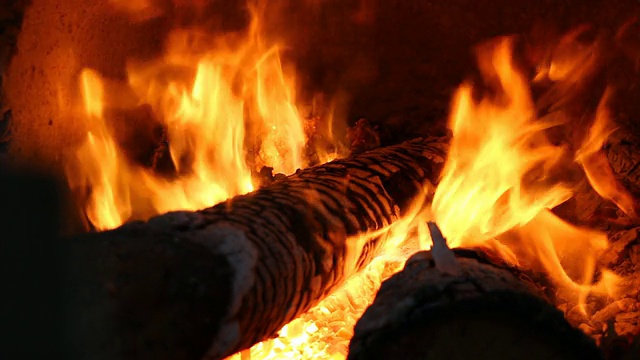 燃烧的木头视频素材