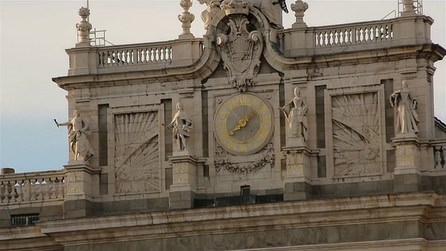 西班牙马德里的皇宫。变焦。视频下载