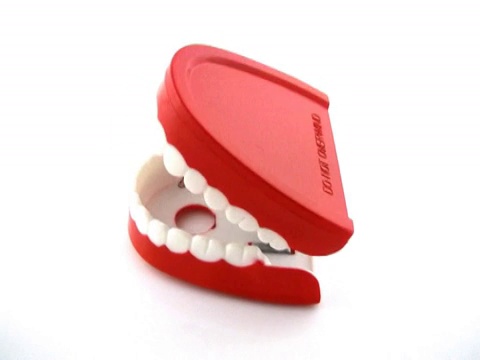 NTSC:打颤的牙齿视频素材