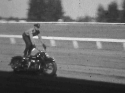 单人摩托车特技——来自1930年的电影视频下载