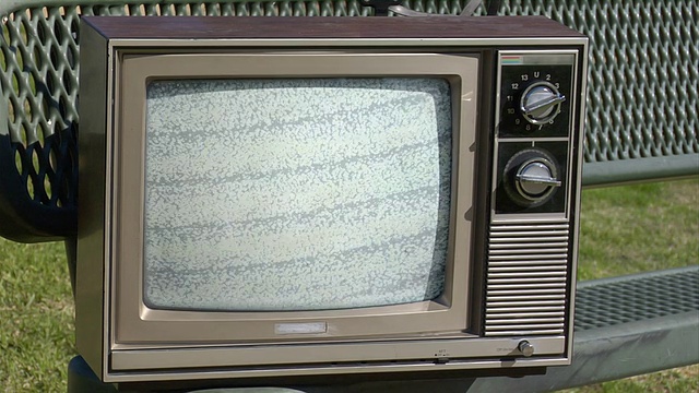 现场旧电视机特写视频素材