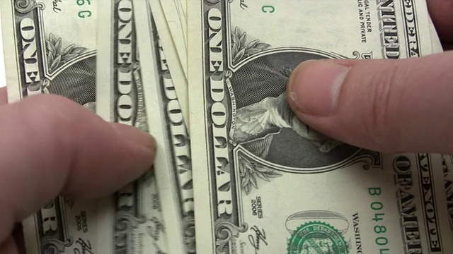 一卷一美元钞票视频素材