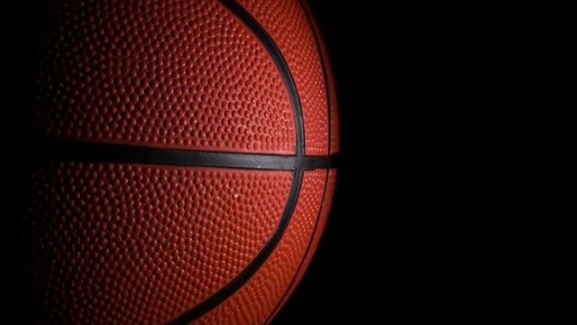 篮球循环在黑色-高清视频素材