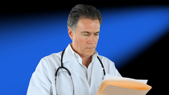 医生阅读笔记蓝色凝胶视频素材