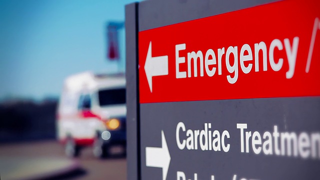 救护车和急诊室的标志视频下载