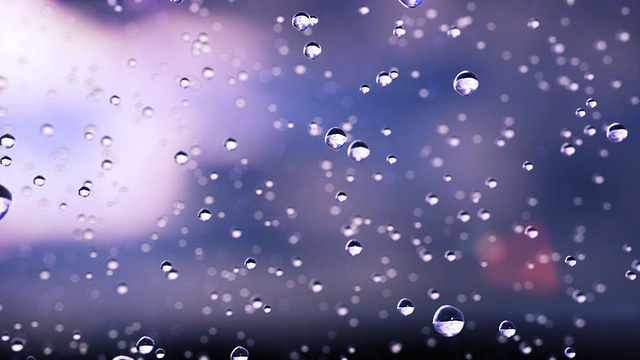 美丽的雨滴冻结在时间里。循环视频素材