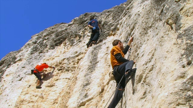 攀岩运动员视频素材