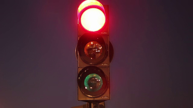 交通信号灯绿灯黄红灯视频素材