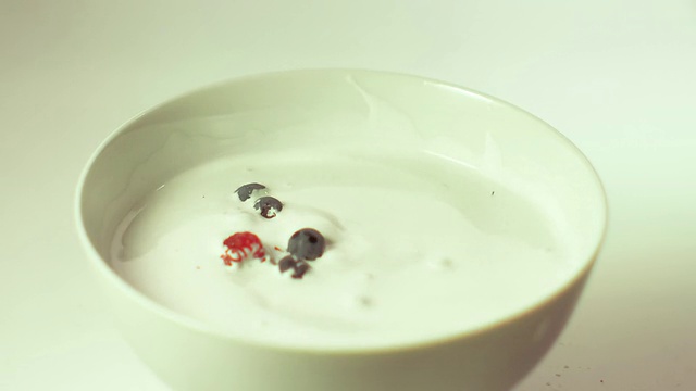 奶油和蓝莓，覆盆子，黑莓视频下载