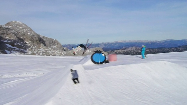 自由式滑雪跳跃视频下载