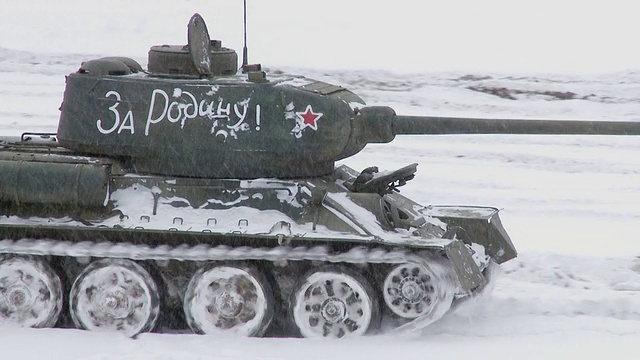 传奇的俄式T34坦克视频素材