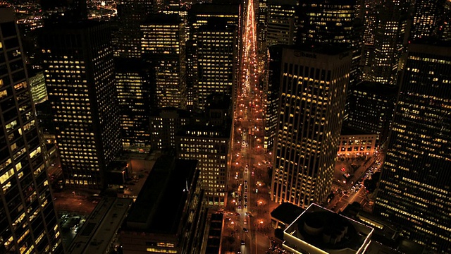 空中日落照亮街道的旧金山，美国视频素材