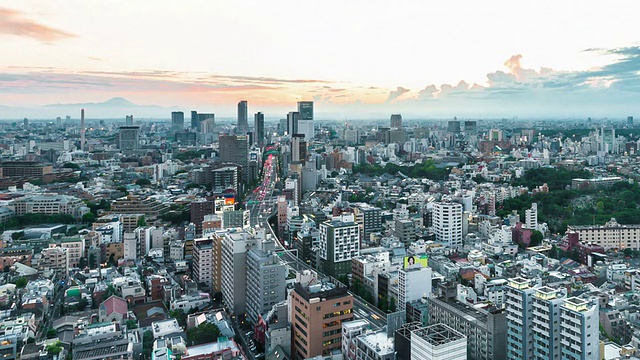 日落时分的东京和富士山视频素材