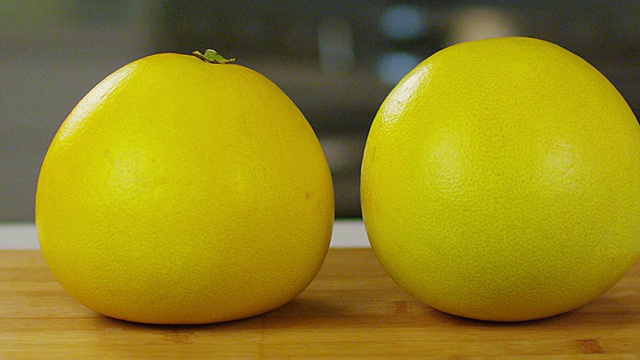 明亮的黄色葡萄柚视频素材