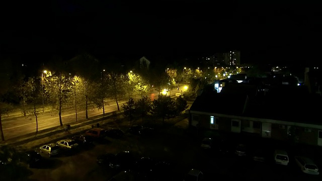 城市交通在夜晚的时间流逝视频下载