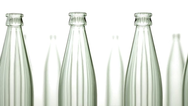 可循环的空瓶生产线与阿尔法亚光视频素材