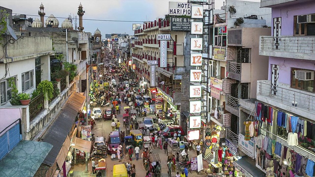 新德里帕哈尔甘吉市场俯视图日落时间流逝视频素材