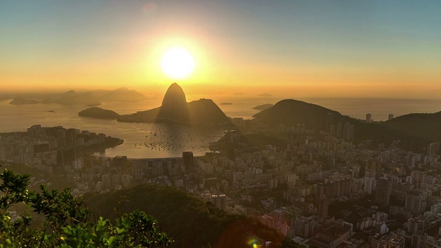 里约热内卢城市景观时间流逝日出缩放视频素材