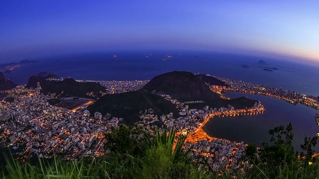 里约热内卢城市景观时间流逝黄昏缩放视频素材