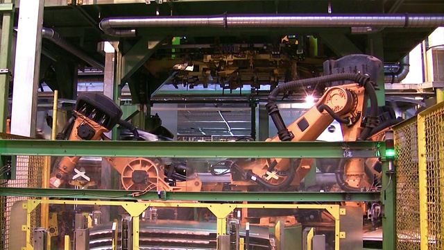 机器人焊接汽车零件视频下载